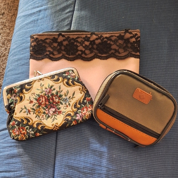 Accessories - 2/$10 - Lot of 3